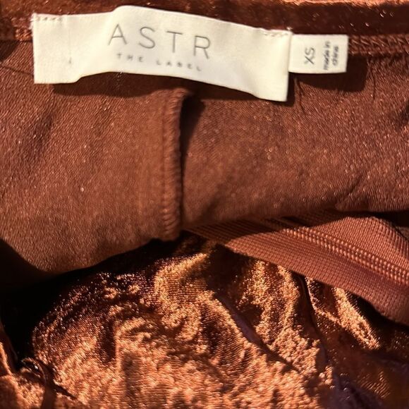 ASTR Synthetic Crystalyn Ruffle One Shoulder Dress size XS NWOT - Picture 4 of 5